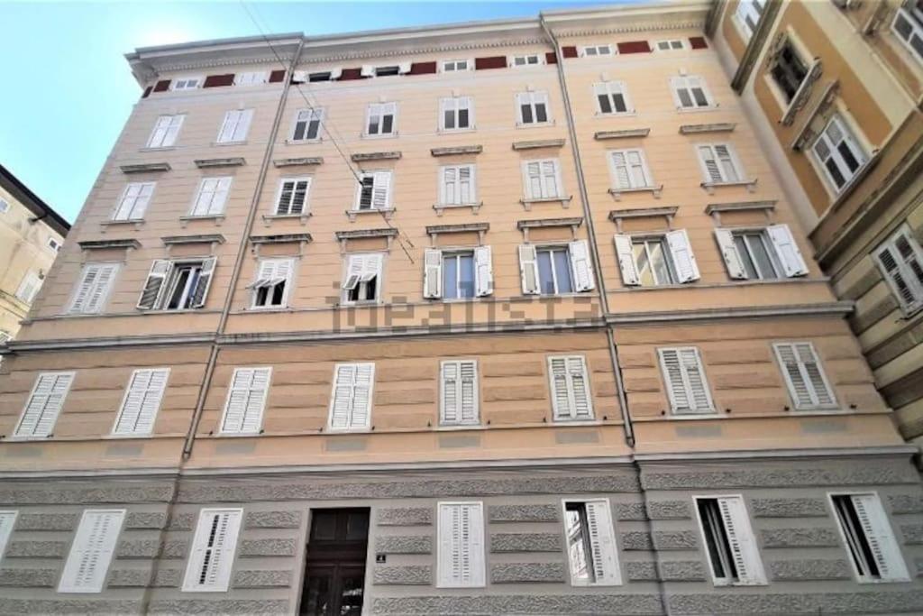 La Casa Di Lu Lägenhet Trieste Exteriör bild